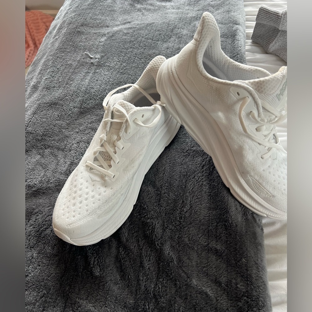 Clifton 9 Hokas All White Women 9.5